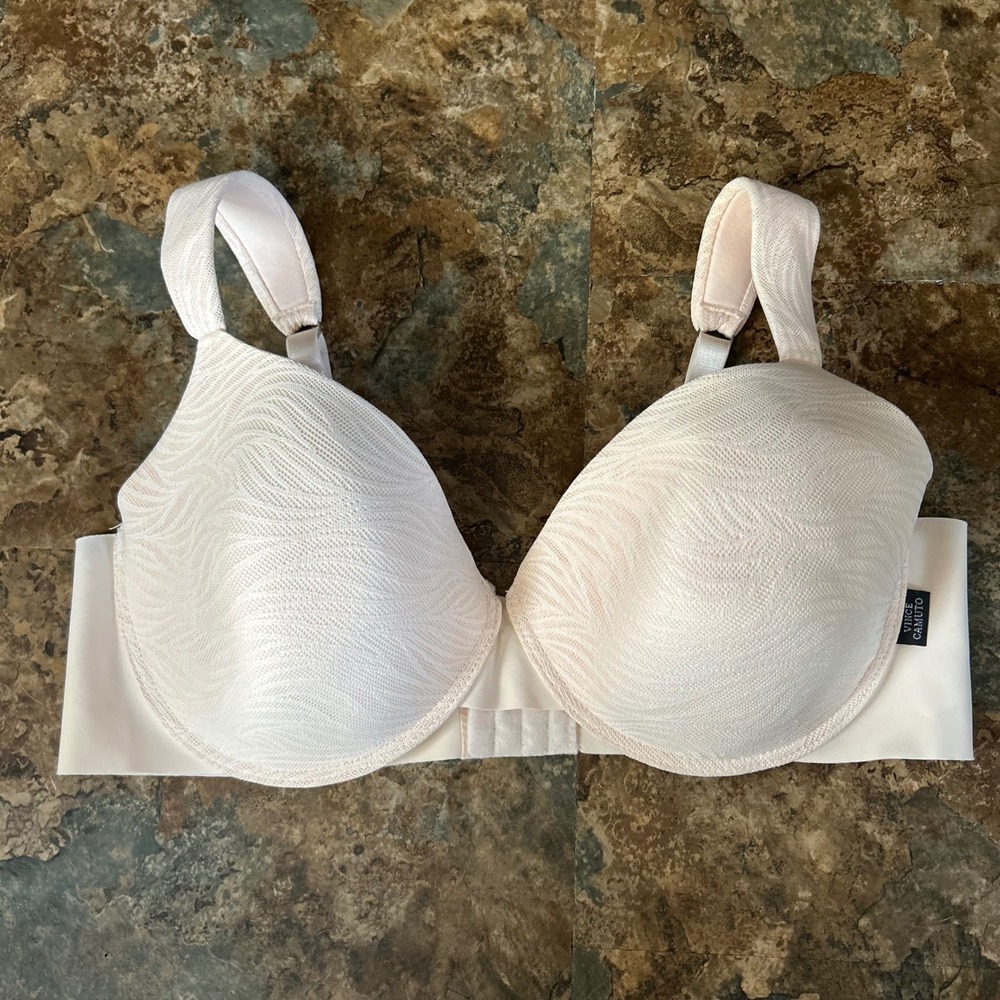 Vince Camuto Lightly Lined Bra Womens Size 40C Beige Lace Underwire Back Closure